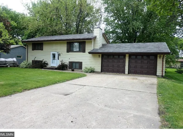 914 Merrill St SW, Hutchinson, MN 55350