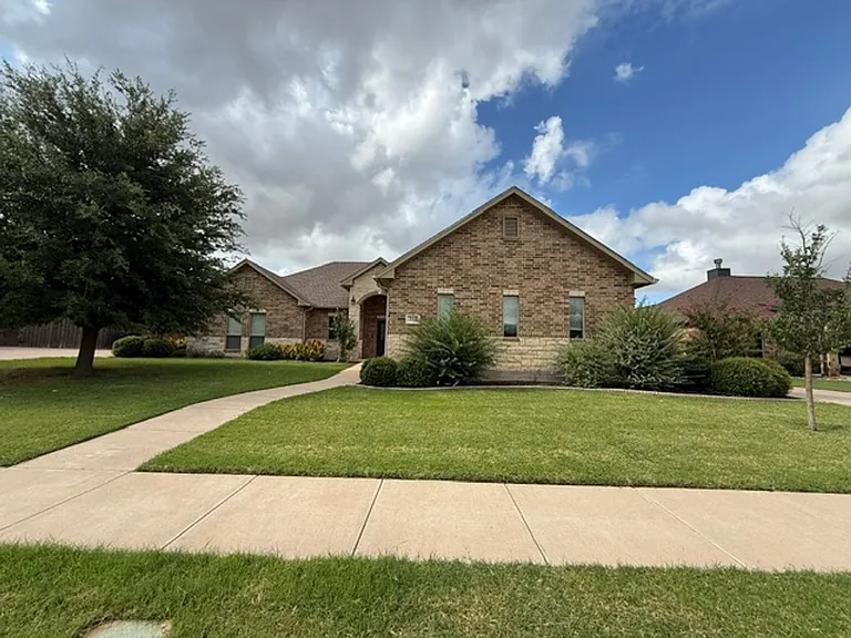 733 Benelli Dr — Photo 2