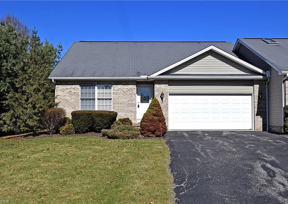 1st image of 220 Bayview Dr