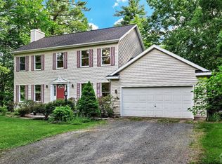 41 Drumlough Rd, Averill Park, NY 12018