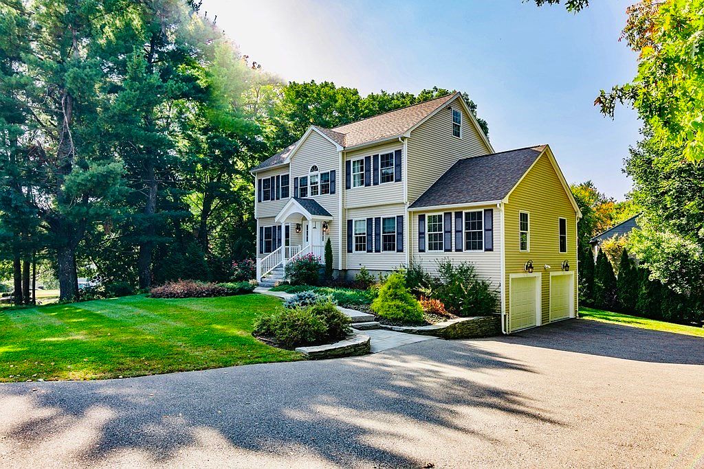 216 Beacon St Andover Ma 01810 Zillow