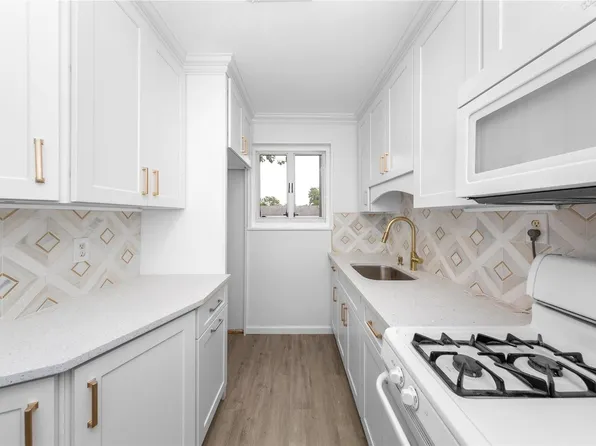 220-02 Stronghurst Avenue #Lower, Queens Village, NY 11427