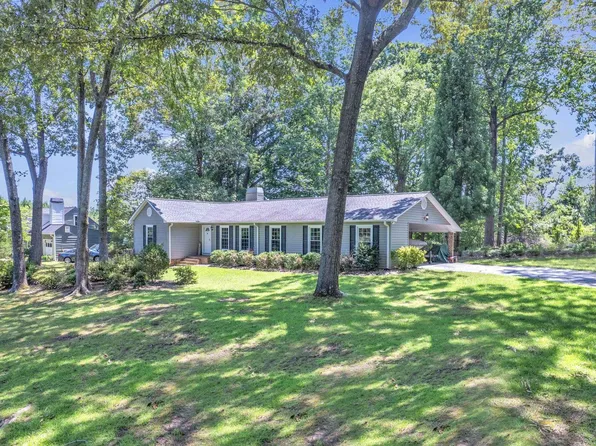 180 Winchester Dr, Roebuck, SC 29376
