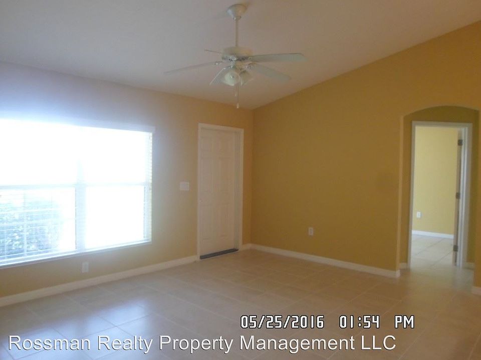 2nd image of 4022 25th St SW