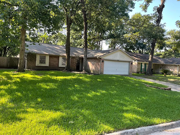 3018 Birch Creek Dr — Photo 2