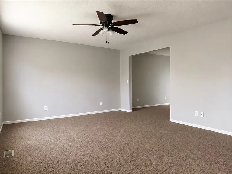 501 Flamos Cir NE — Photo 5