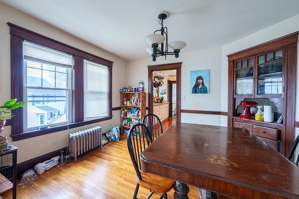 4 bed, 1.5 bath, $4,000 — Photo 3