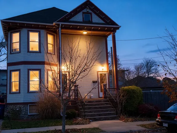 23-25 Brewster St, New Bedford, MA 02745