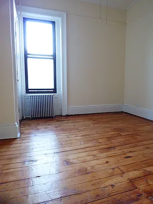 Rented by Grand & Co. | media 33