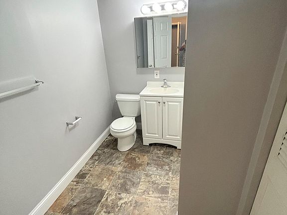 5th image of 176 Presidents Ln #404AB