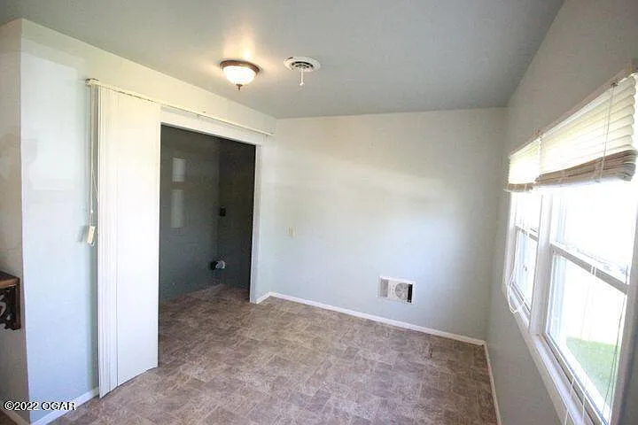 128 S School St — Photo 10