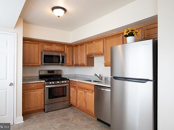 4th image of 10128 Mosby Woods Dr
