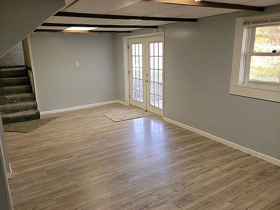 5th image of 2215 Cloverdale Dr