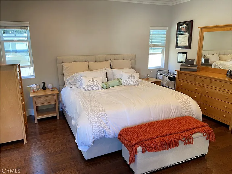 4470 Stansbury Ave — Photo 53