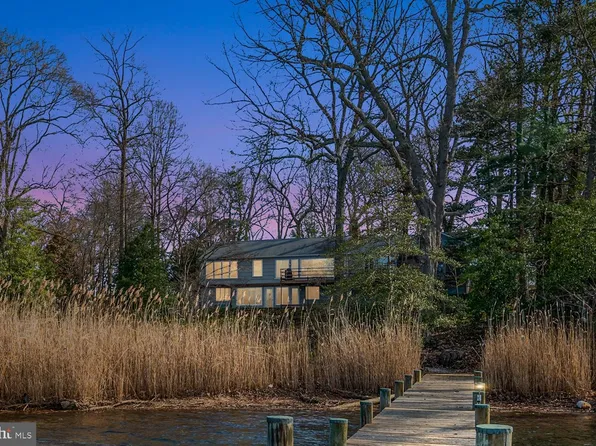1910 Hidden Point Rd, Annapolis, MD 21409