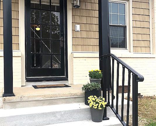 3rd image of 330 Joyce Ln