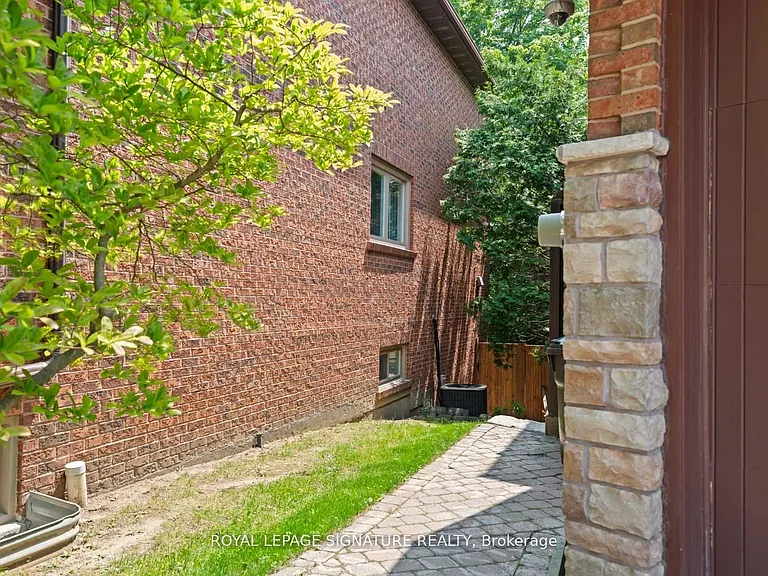 23 Brandy Ct — Photo 3