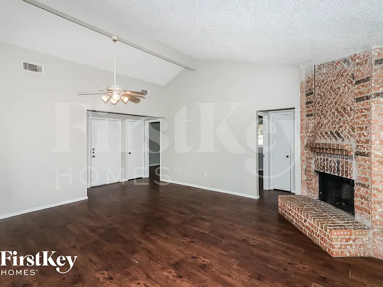 7506 Tetela Dr — Photo 4