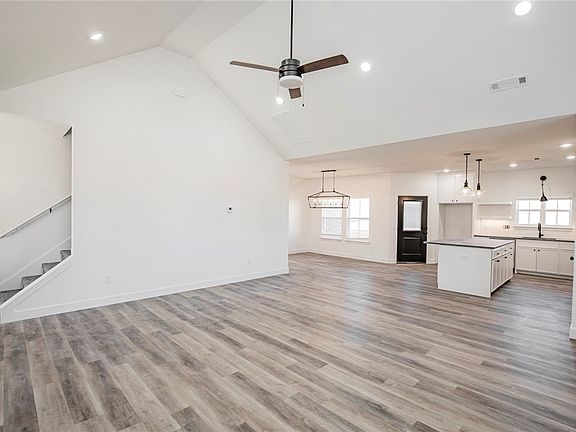 5th image of 4500 SW Culture St