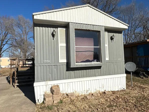 820 Grant Ave, Junction City, KS