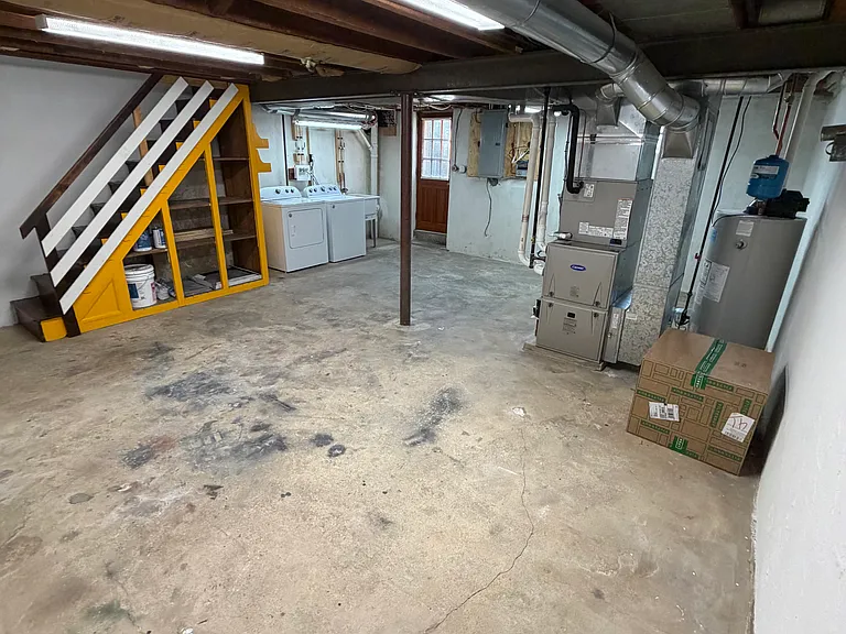 1711 Robinson Ave — Photo 21
