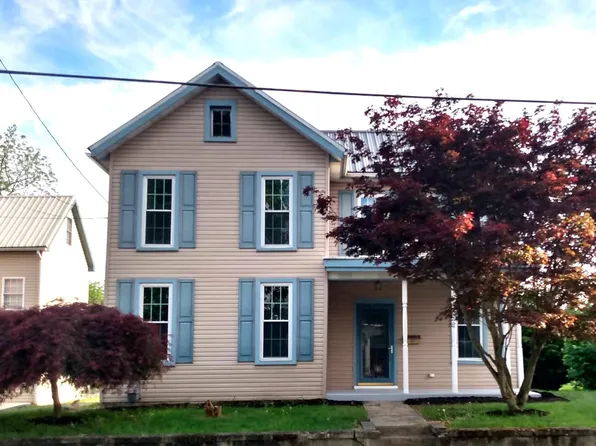 42 W Main St, Fayetteville, PA 17222