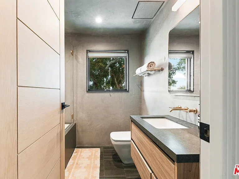 6450 Surfside Way — Photo 44