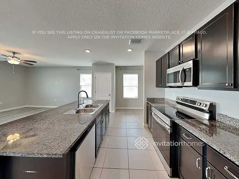 4911 Willow Breeze Way — Photo 6