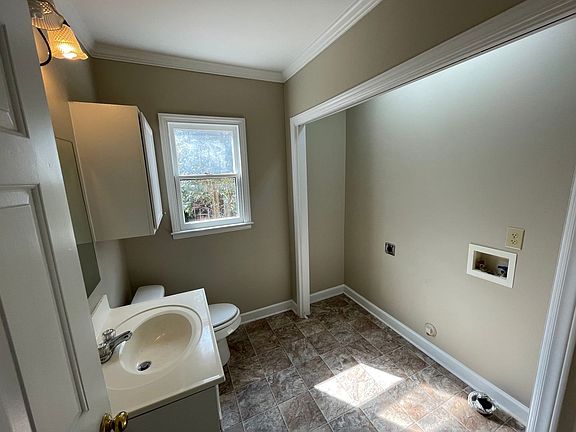 3rd image of 744 Crescent Dr #744CR3