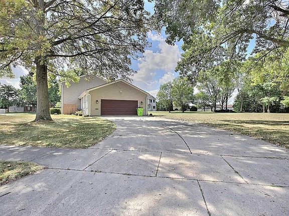 3rd image of 41 Stoneridge Dr