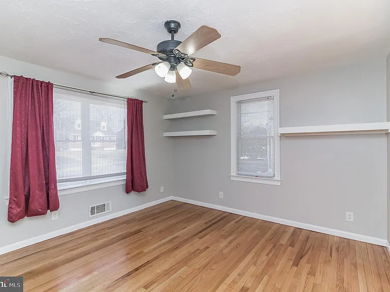25 Birch Ave — Photo 9