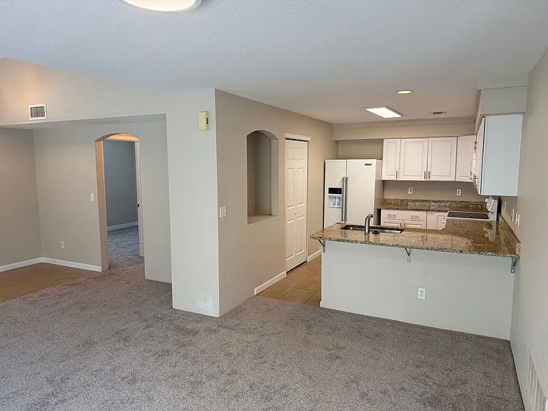 4783 Perth St — Photo 7