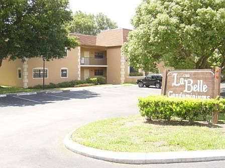 Exceptionally maintained and quiet LaBelle of Largo Condominiums