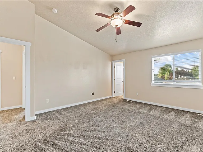 115 W Lava Falls St — Photo 26