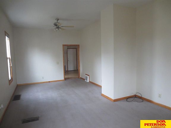 4th image of 610 Schneider St