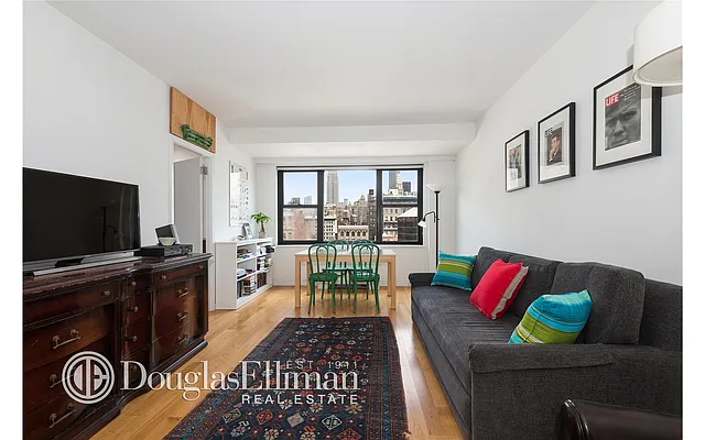 Sold by Douglas Elliman | media 14