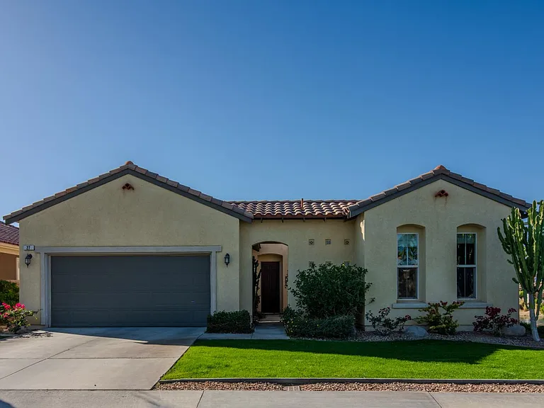 27 Shoreline Dr — Photo 3