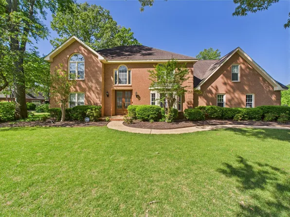 113 Brooke Dr, Muscle Shoals, AL 35661