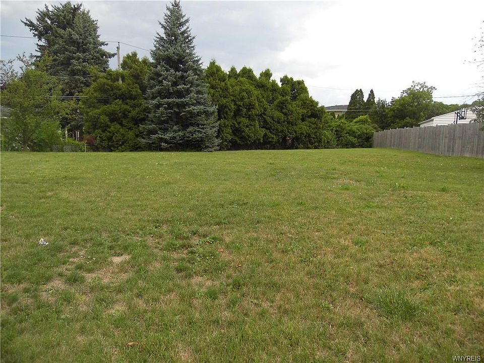 1st image of 15 Pine Cir