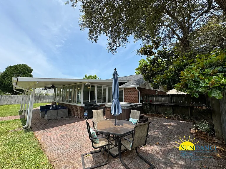 109 Long Pointe Dr — Photo 36