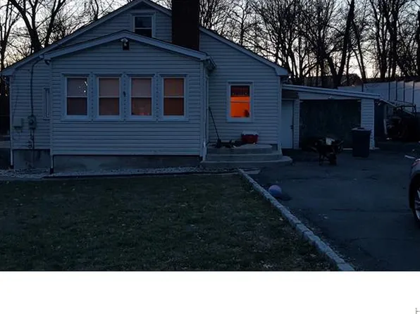 17 Buttermilk Falls Ln, Nyack, NY 10960