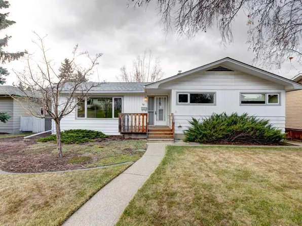31 E Gateway Dr SW, Calgary, AB T3E 4J8