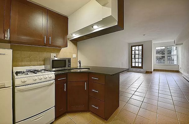 2nd image of 239 E 81st St #5C