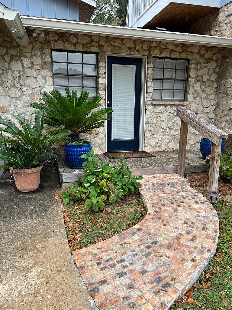1212 Tung Hill Dr - THD 2 — Photo 1