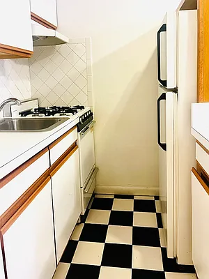 Rented by CitySites Real Estate Group | media 5