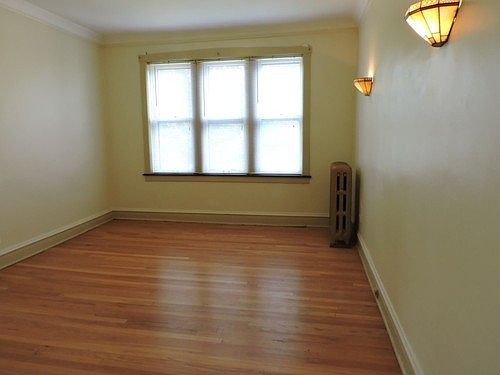 4th image of 126 1/2 Washington Blvd APT 3W