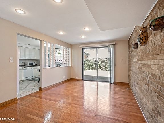 4th image of 9320 Parkside Dr