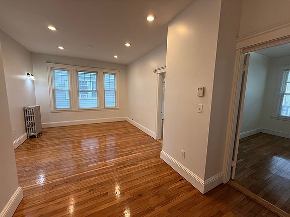 2nd image of 202 Baker St #1L