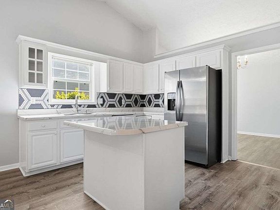 11th image of 540 Sterling Hill Dr