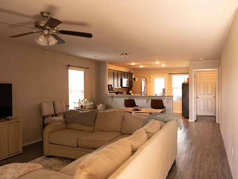 1324 S Morningside Dr — Photo 4